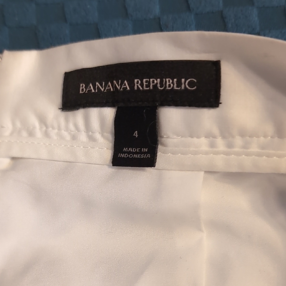 Banana Republic Cream Midi Pencil Skirt with Cut Out Design - Picture 2 of 4